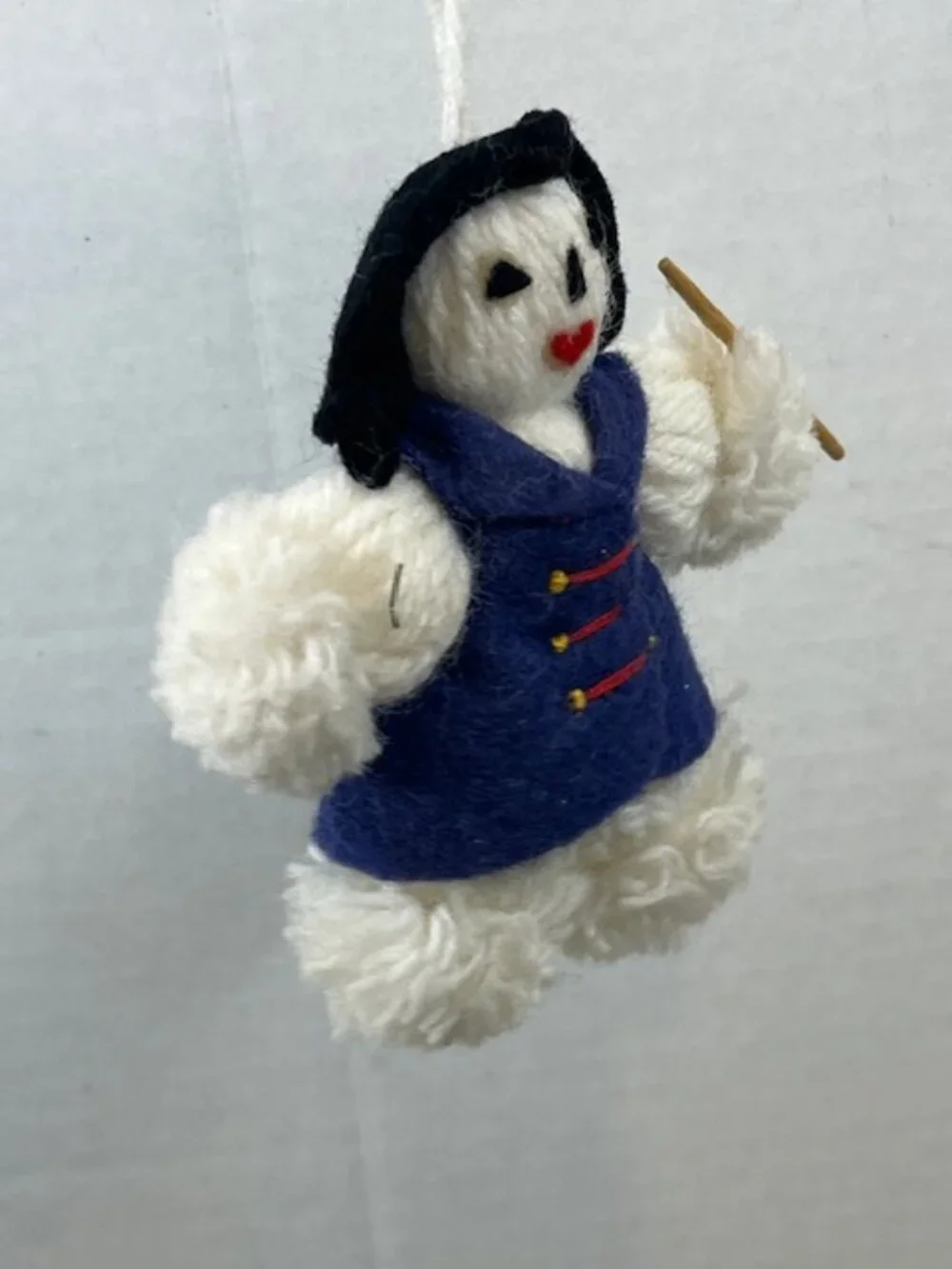 VTG Handmade White Looped Yarn Snowman Christmas Ornament Felt Clothing 4.25